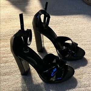 Diva Glossy Black Heels